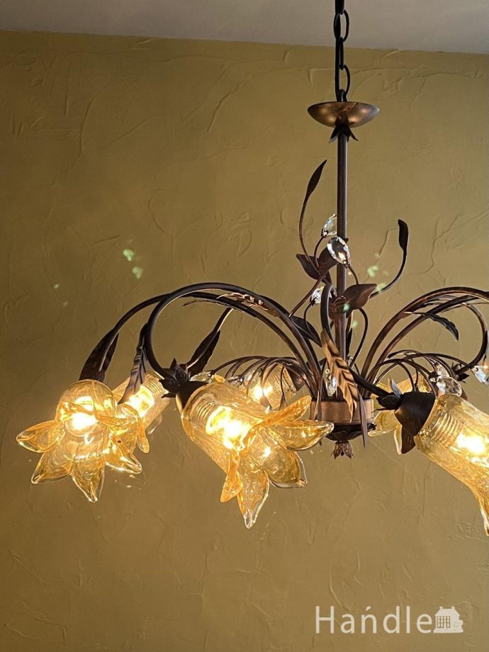 シャンデリア　照明・ライティング　アンティーク風のシェード付きシャンデリア(8灯)（Ｅ17電球付）。。(cr-502)