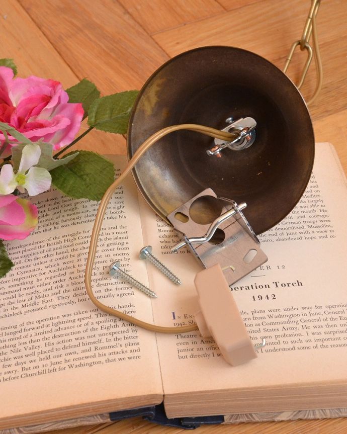 シャンデリアの取り付け方