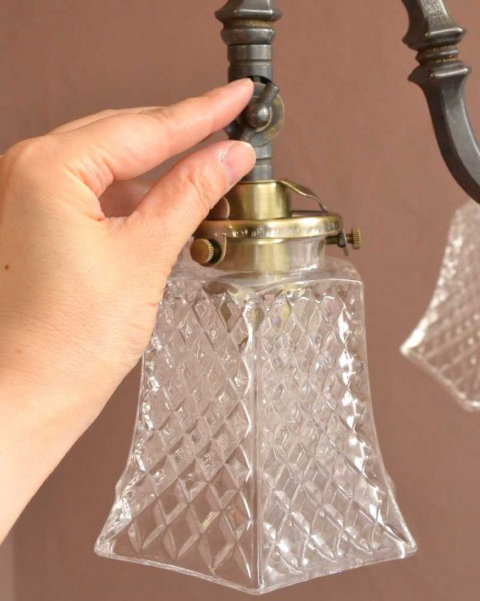 シャンデリア　照明・ライティング　ダイヤカットがキラキラ輝くアンティーク風シャンデリア（アンティーク色・4灯・電球なし）。。(cr-511-aB)