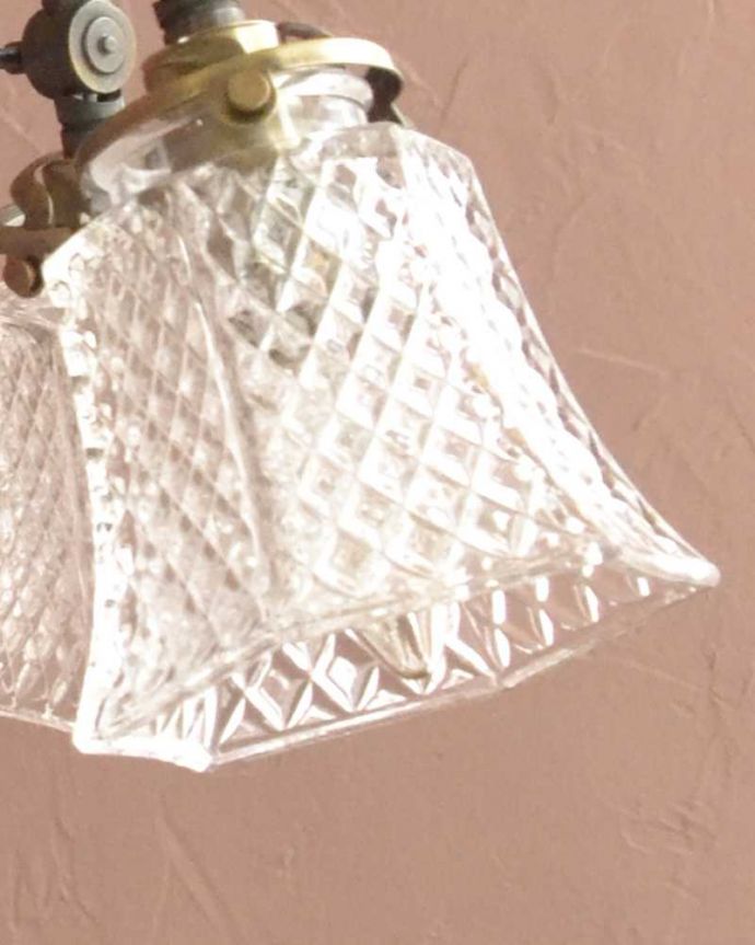 シャンデリア　照明・ライティング　ダイヤカットがキラキラ輝くアンティーク風シャンデリア（アンティーク色・4灯・電球なし）。。(cr-511-aB)