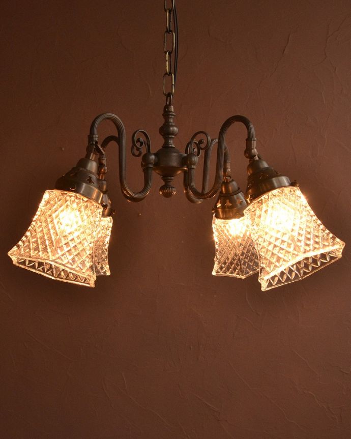 シャンデリア　照明・ライティング　ダイヤカットがキラキラ輝くアンティーク風シャンデリア（アンティーク色・4灯・電球なし）。。(cr-514-a)