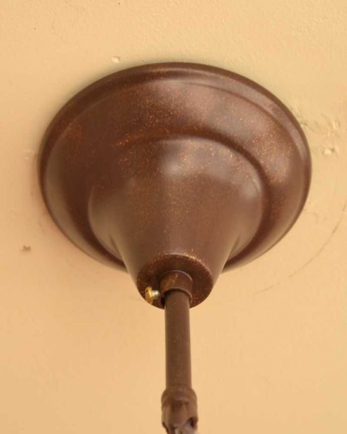 シャンデリア　照明・ライティング　ガラスのビーズが美しいアンティーク風のシャンデリア(3灯)（Ｅ17電球付） 。カバーも付いています。(cr-527)