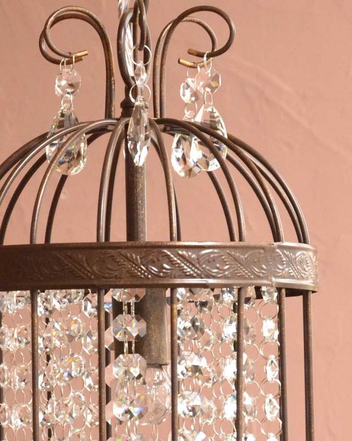 シャンデリア　照明・ライティング　ゲージの中で輝くガラスのビーズが美しいアンティーク風のシャンデリア(1灯)（Ｅ17電球付） 。。(cr-528)