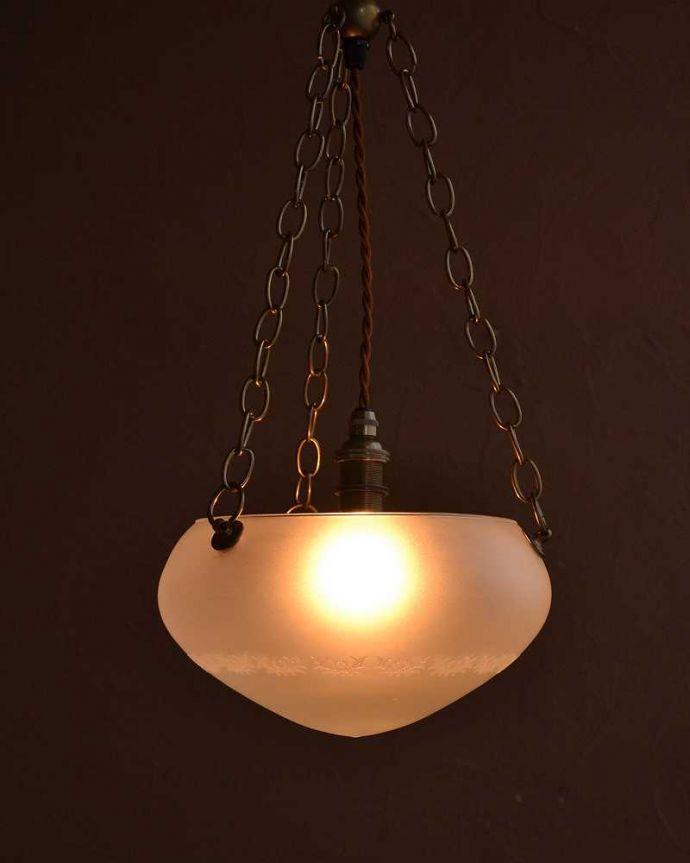 シャンデリア　照明・ライティング　フロストガラスにお花模様のハンギングボウル(E17シャンデリア球1灯付)。。(cr-529)