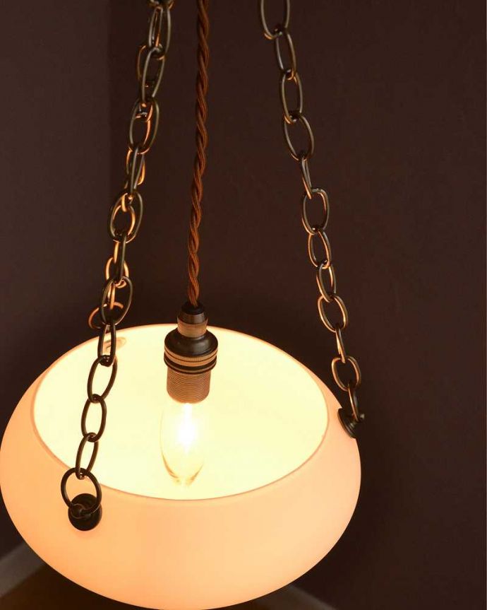 シャンデリア　照明・ライティング　ミルクガラスにお花模様のハンギングボウル(E17シャンデリア球1灯付)。。(cr-530)