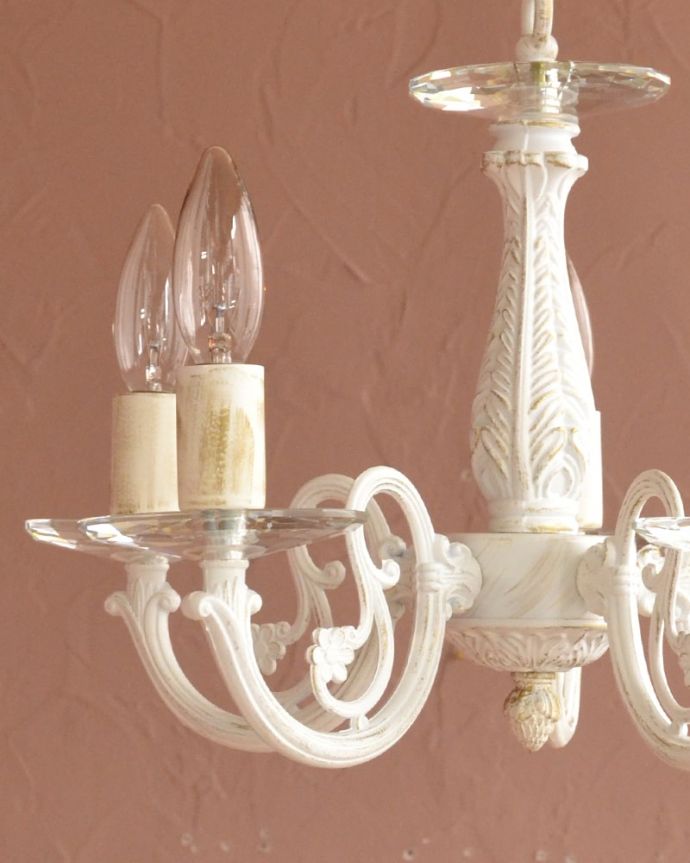 シャンデリア 照明・ライティング 5灯シャンデリア/WH アンティーク調のフォルム本物のアンティークのような重厚感あるデザインです。(cr-542)