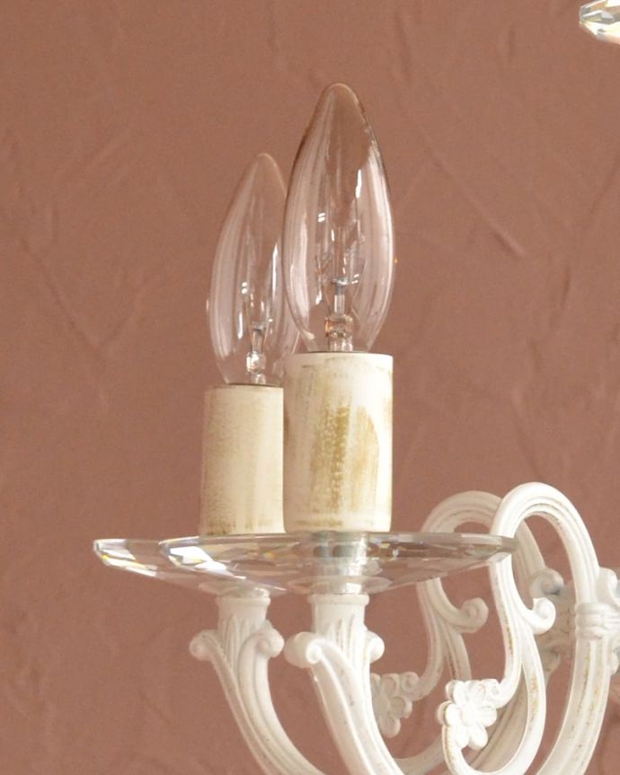 シャンデリア 照明・ライティング 5灯シャンデリア/WH 届いてすぐ使えますサービス電球(40W×5個)をもれなく一緒にお届けします。(cr-542)