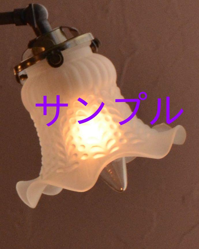 シャンデリア　照明・ライティング　アンティーク風のガラスシェード付きシャンデリア（アンティーク色・5灯・電球なし）　(cr-548-a)