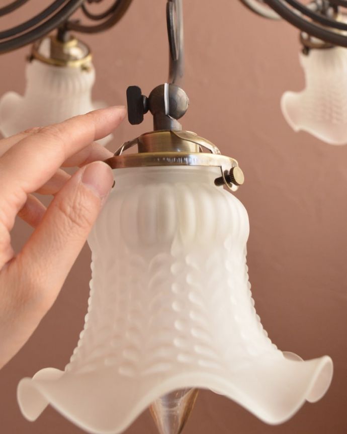 シャンデリア　照明・ライティング　アンティーク風のガラスシェード付きシャンデリア（アンティーク色・5灯・電球なし）　(cr-548-a)