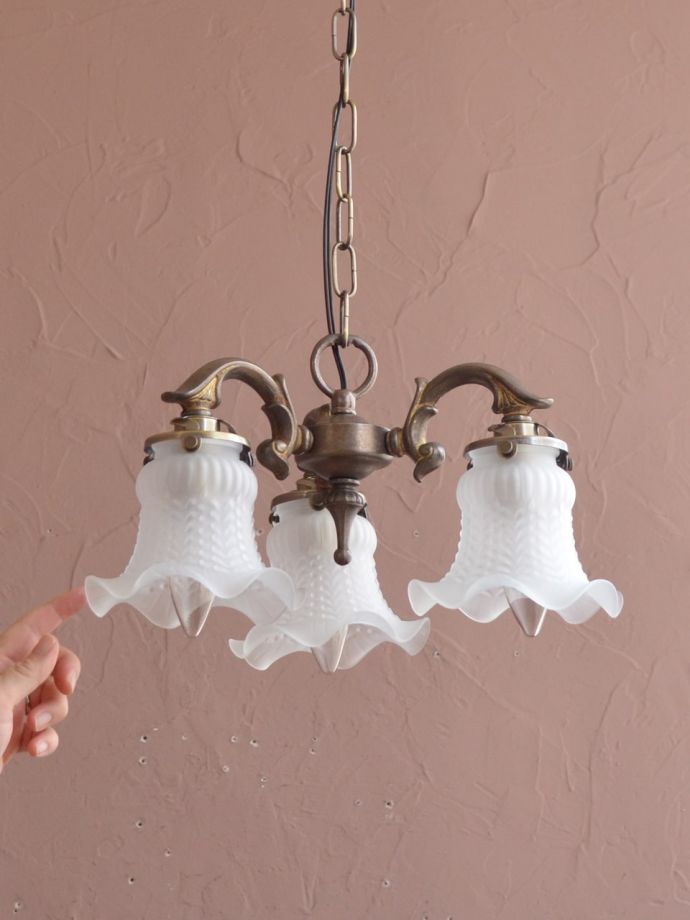 アンティーク調の照明、シャンデリア