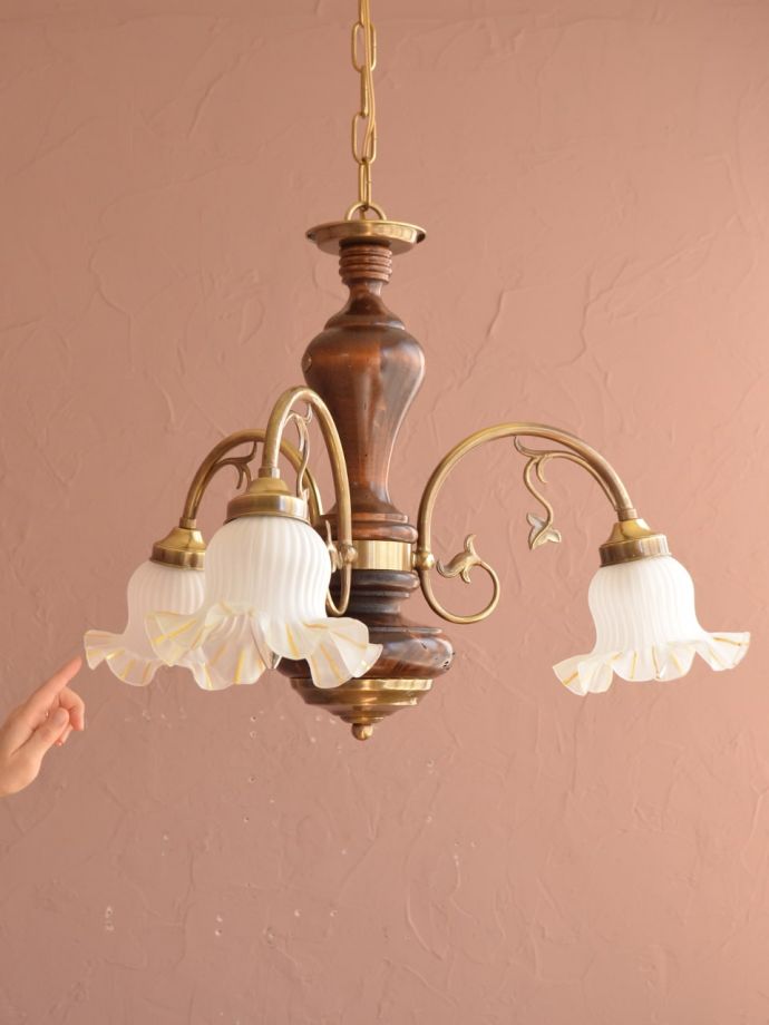 アンティーク風のおしゃれなシャンデリア
