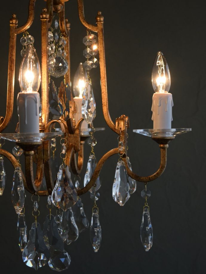 LED電球が使えるシャンデリア