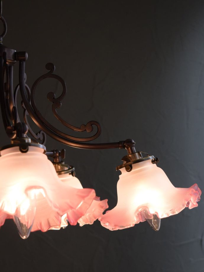 点灯後のシャンデリア