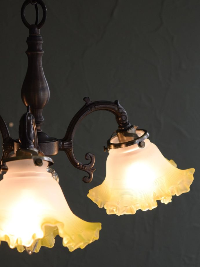 点灯後のシャンデリア