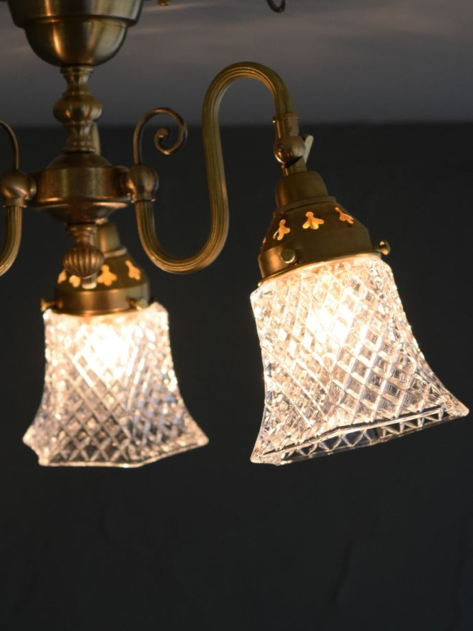 昭和レトロ&レア品　 シャンデリア 「ジャンク品」 シーリングタイプのおしゃれなシャンデリア、アンティーク風の真鍮製の