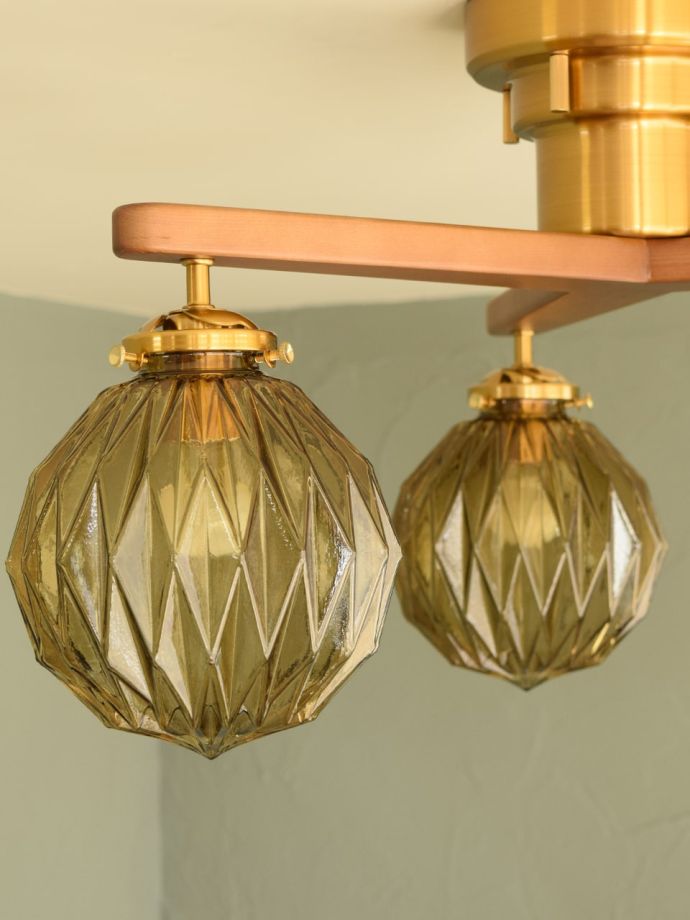 シーリングランプのガラスシェード