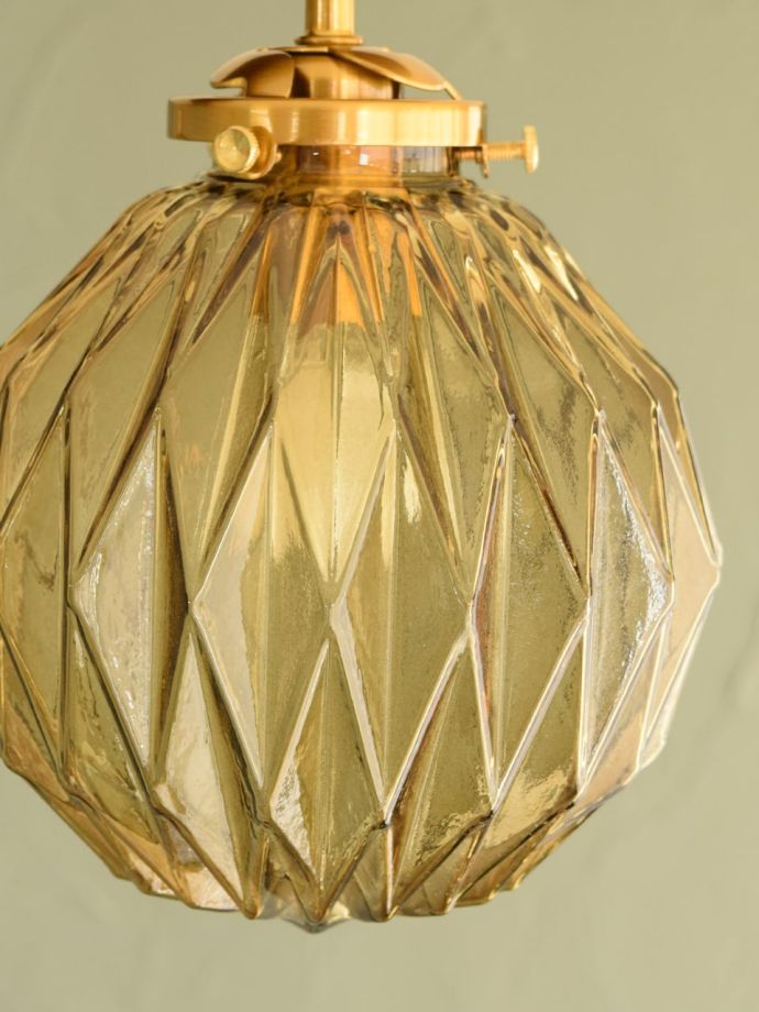 煌めくガラスシェード