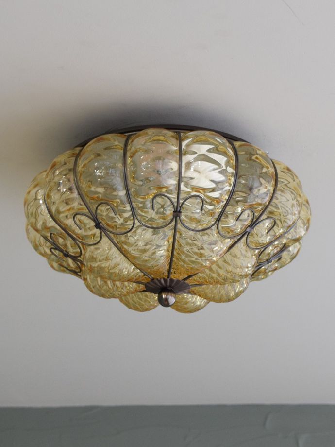 イタリア生まれのおしゃれなシーリングランプ