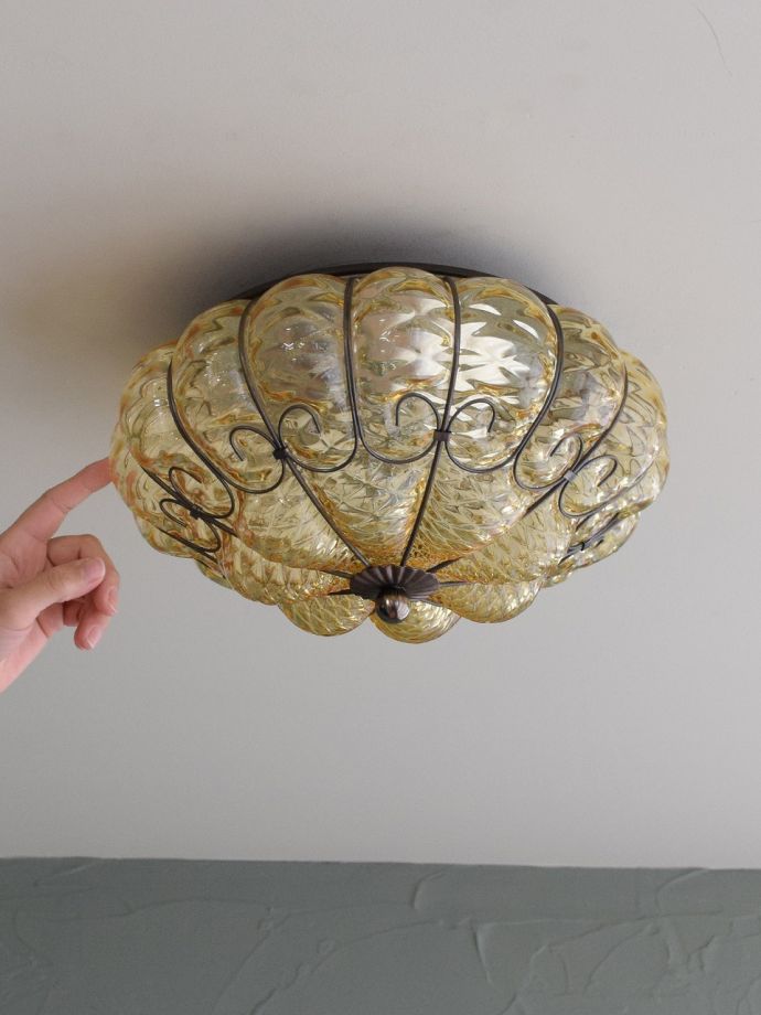 おしゃれなガラスシェードのシーリングライト