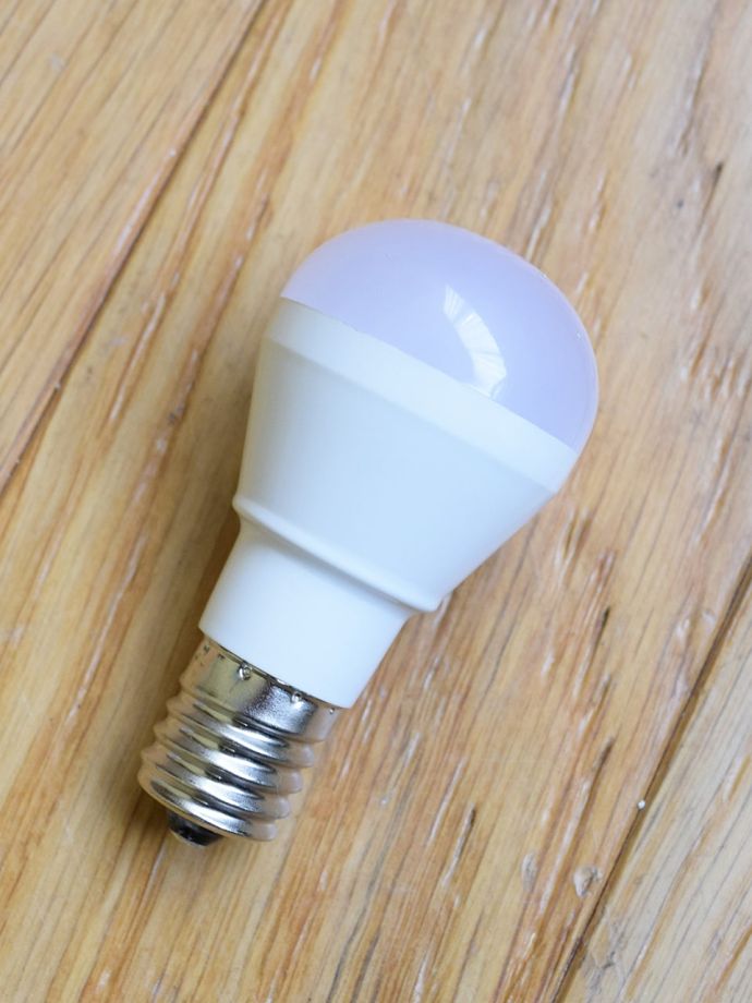 電球付きなので届いてすぐに使えます