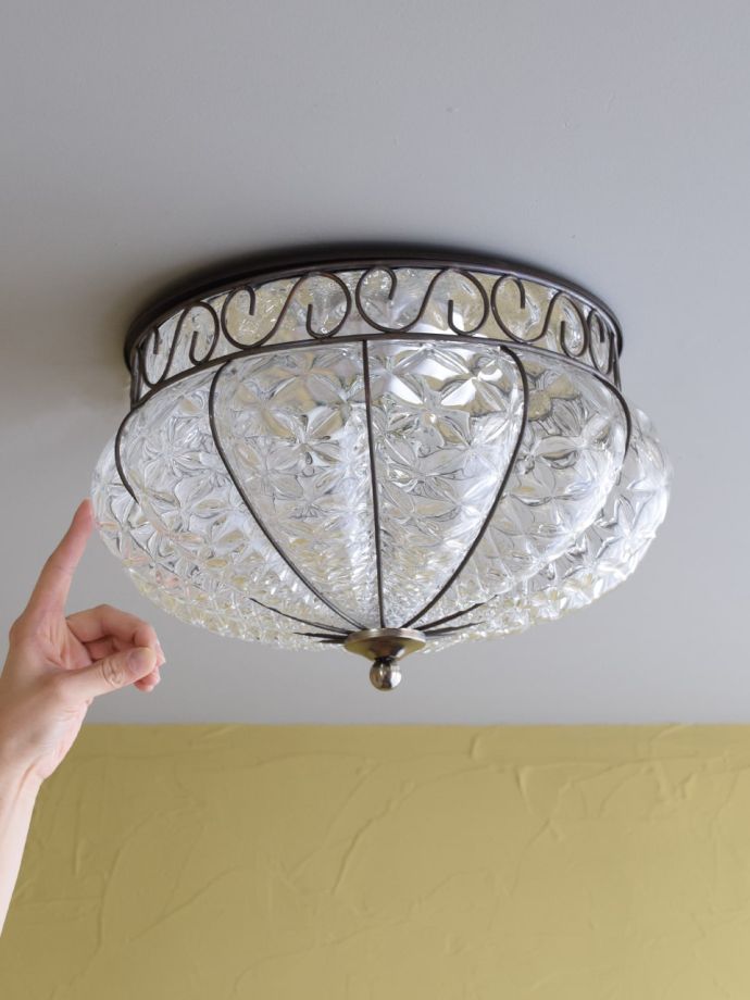 おしゃれなガラスシェードのシーリングライト