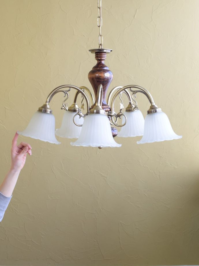 アンティーク風のおしゃれなシャンデリア