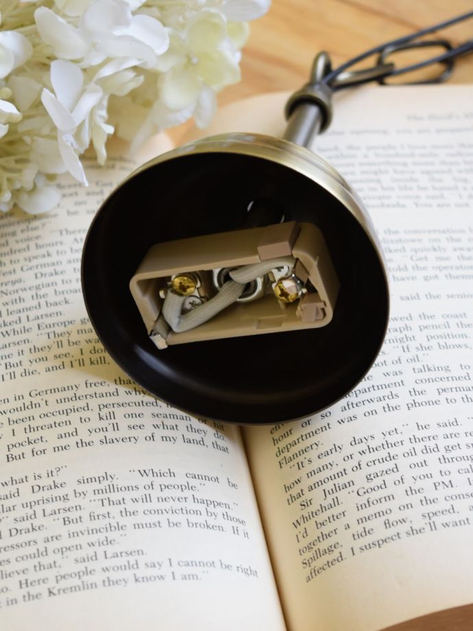 シャンデリアの取り付け方