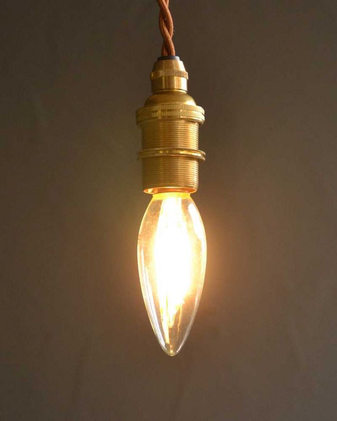 電球・オプション　照明・ライティング　LED電球 シャンデリア球（Ｅ17口金・420lm）。シャンデリアの形をしたLED電球まるで白熱球のような形をしたLED電球。(DK-9)