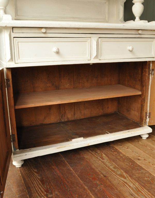 アンティークのキャビネット アンティーク家具 アンティークのフレンチ家具、ホワイトペイントのカップボード(食器棚)。重いものは下の段へ。(d-1039-f)