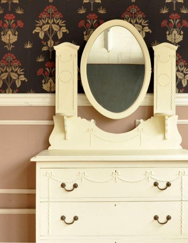 アンティークのドレッサー　アンティーク家具　フレンチスタイルのアンティーク家具、ホワイト色のドレッシングチェスト。自分だけのヒミツを収納引き出しもたくさんあるから収納としても便利な家具。(d-1058-f)