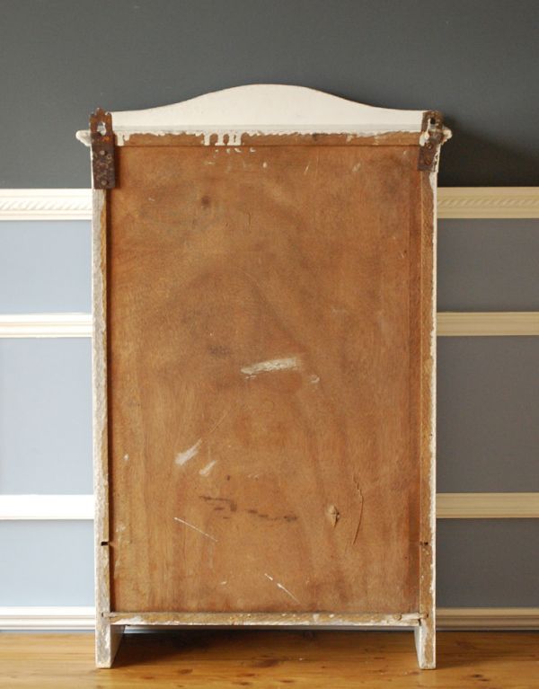 アンティークのキャビネット アンティーク家具 小さな壁掛けキャビネット、ホワイトペイントのアンティークスモールキャビネット(引き出し付き)。きちんとメンテナンスしてあるので、裏側もキレイです。(d-1079-f)