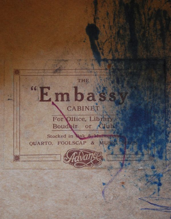 ウォールシェルフ・ウォールハンガー アンティーク家具 アンティークの小さな家具、4段のファイリングボックス。メーカーのタグが残っていました。(d-1092-f)