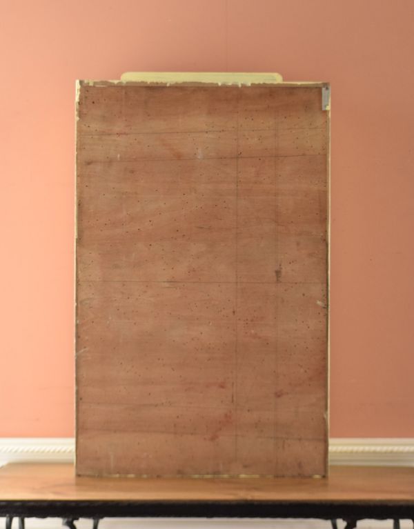 アンティークのキャビネット　アンティーク家具　アンティークの小さな家具、ペイントされたスモールキャビネット（引き出し付き）。後ろ姿も見て下さい。(d-1140-f)