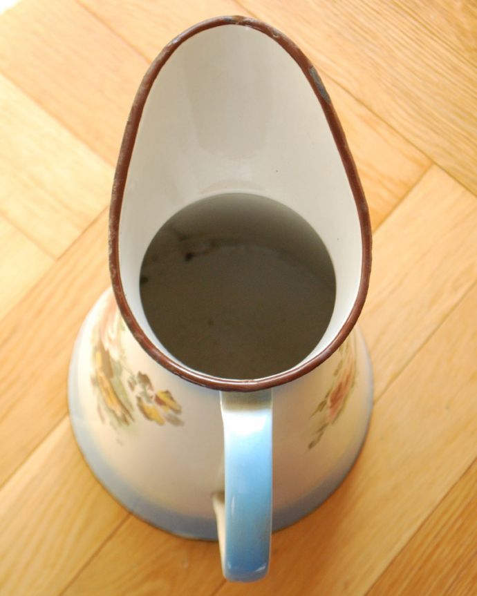 アンティーク ホーロー・アイアン製の雑貨 アンティーク雑貨 フランスJAPY社、ピンクのローズとパンジー柄のアンティークホーローのジャグ。中はこんな感じですアンティークは新品ではなので多少のキズ・汚れがある場合がありますが、使用上問題はありませんので、ご了承下さい。(d-1155-z)