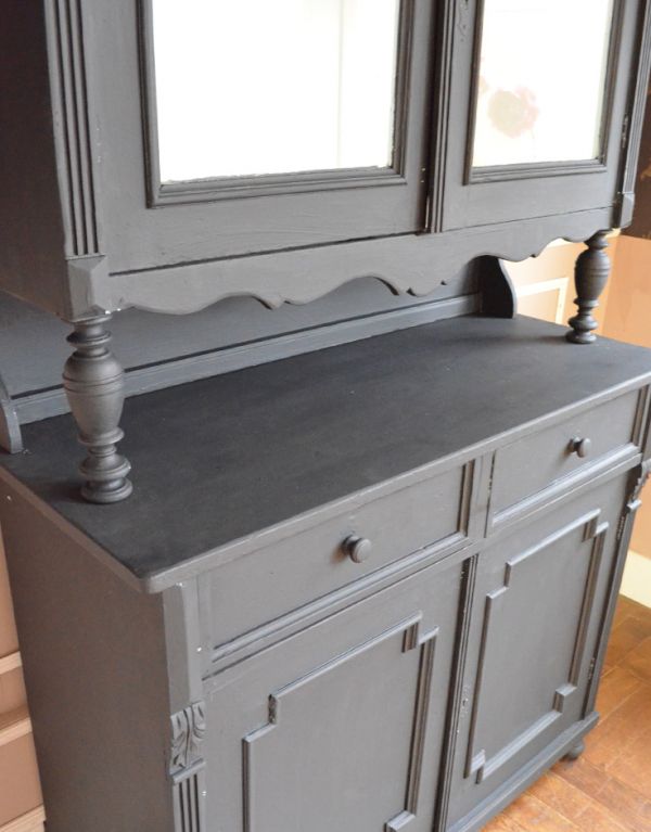 アンティークのキャビネット　アンティーク家具　ブラックペイントのアンティーク家具、フランス輸入のカップボード（食器棚）。カウンターには、よく使うペンや携帯など置けて便利です。(d-1169-f)