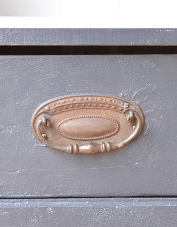 アンティークのキャビネット アンティーク家具 フレンチスタイルのアンティーク家具、ペイントのオープンシェルフ(本棚)。風合いがいい感じの取っ手。(d-1182-f)