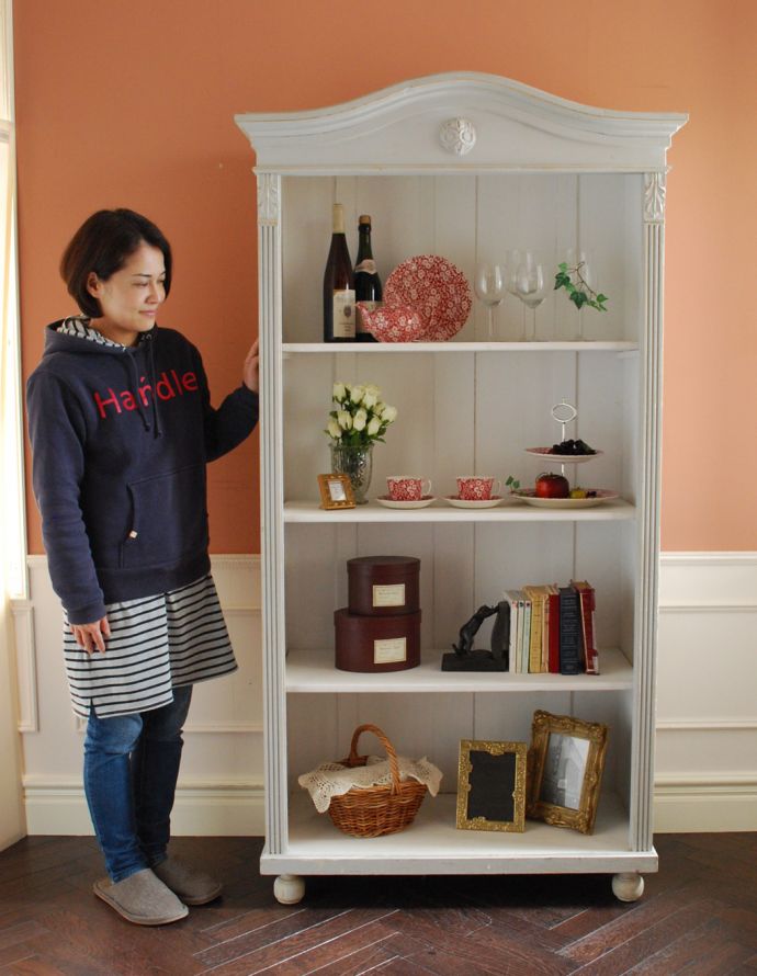 アンティークのキャビネット アンティーク家具 フランスで見つけたアンティークオープンキャビネット、ペイントされたブックケース(本棚) 。リビングで実用的に使えます。(d-1185-f)