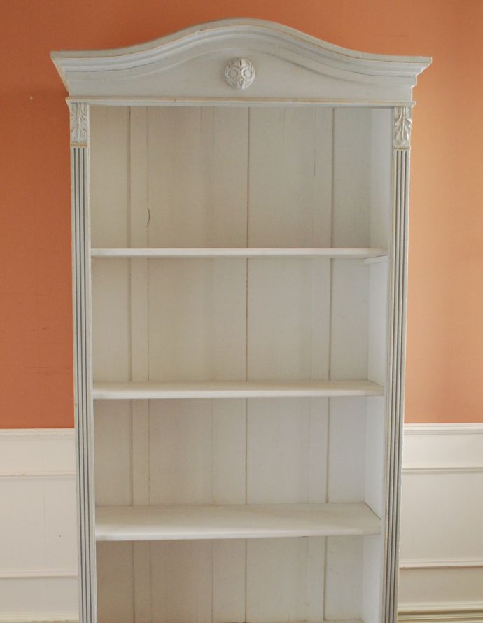 アンティークのキャビネット アンティーク家具 フランスで見つけたアンティークオープンキャビネット、ペイントされたブックケース(本棚) 。見た目の美しさはモチロン、しっかり収納力もある優れたキャビネットです。(d-1185-f)