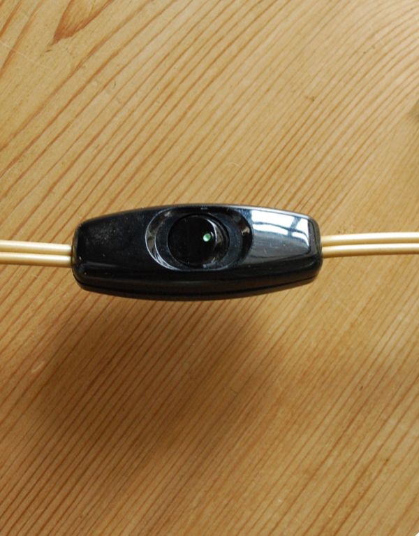 スタンドライト 照明・ライティング アンティークの風合いがあるアイアンのテーブルシャンデリア。スイッチです。(d-1187-z)