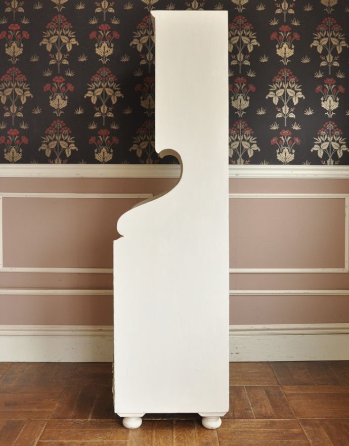 アンティークのキャビネット アンティーク家具 フランスの美しいアンティーク家具、憧れのペイント仕上げのキャビネット。サイドもきれいにペイントされています。(d-1189-f)