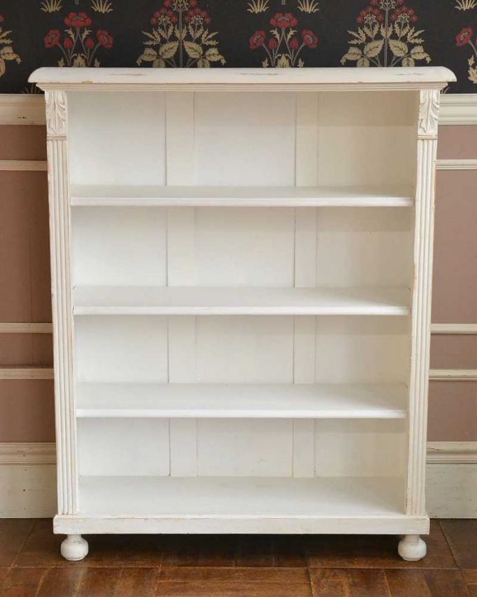 アンティークのキャビネット　アンティーク家具　フランスから届いたアンティーク家具、オープンブックシェルフ（ホワイト）。しっかりお直ししたのでキレイですペイントの家具はコンディンがあまりよくないものが多いので、日本に連れて帰ってきてからしっかりキレイにお直ししました。(d-1234-f-1)