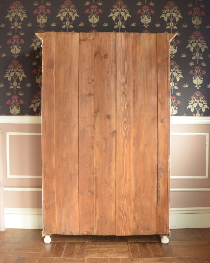 アンティークのキャビネット　アンティーク家具　ガラス扉のオシャレなブックケース、ペイントのアンティークフレンチ家具。後ろ姿も見て下さい。(d-1246-f)