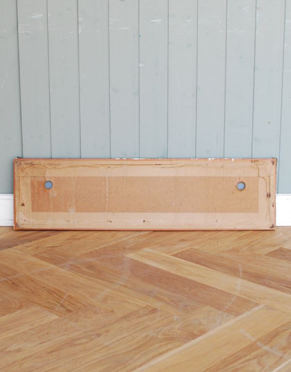 アンティーク その他の雑貨 アンティーク雑貨 イギリスからの店舗用アンティークトイレットプレート。裏側を見てみると…アンティークは新品ではないので、もちろん経年変化によるキズはありますが、専門の職人がキレイにお直しをしているので、後ろ姿もキレイです。(d-1260-z)