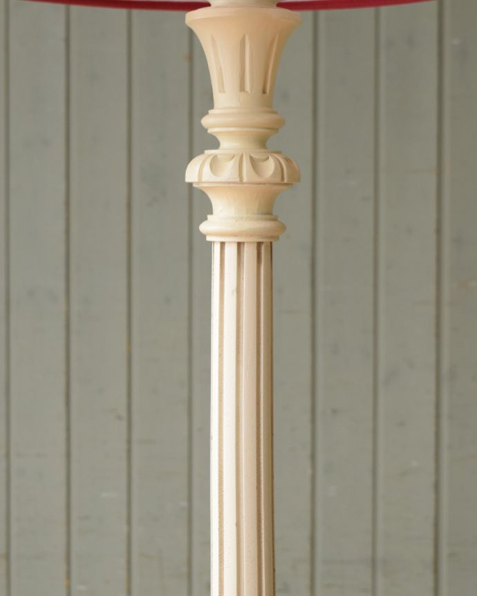 スタンドライト　照明・ライティング　フレンチホワイトが可愛いアンティーク照明、お花のシェードのフロアランプ（B22型シャンデリア球付き）。。(d-1264-f)