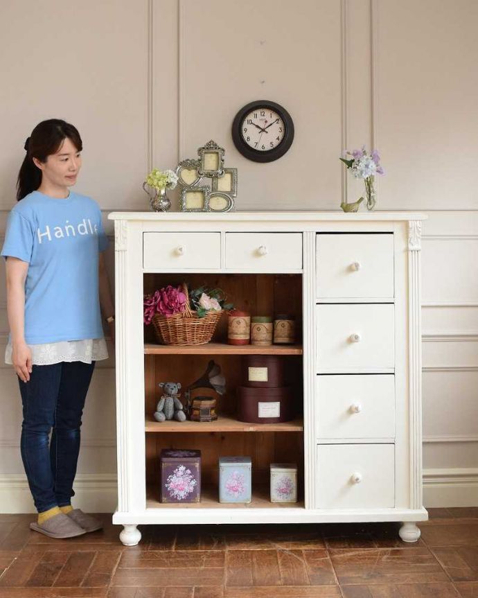 アンティークのキャビネット　アンティーク家具　フレンチスタイルのアンティークのペイント家具、カウンターキャビネット。大人可愛いフレンチカウンターフランスらしい雰囲気たっぷりのカウンターキャビネット。(d-1288-f)