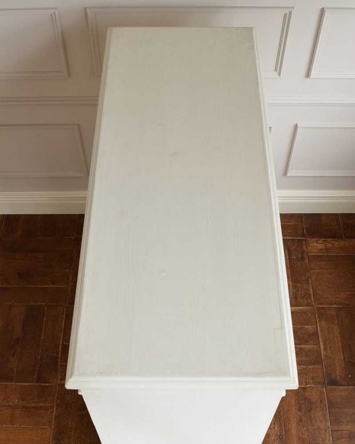 アンティークのキャビネット　アンティーク家具　フレンチスタイルのアンティークのペイント家具、カウンターキャビネット。上から見ると･･･天板部分も、こんな感じでキレイに仕上げました。(d-1288-f)