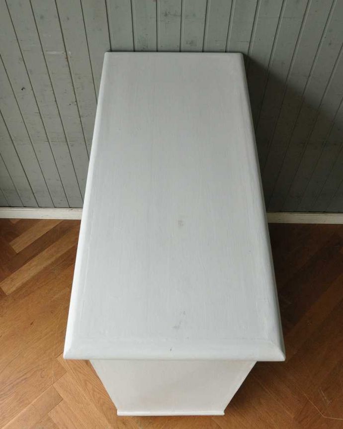 キャビネットの天板