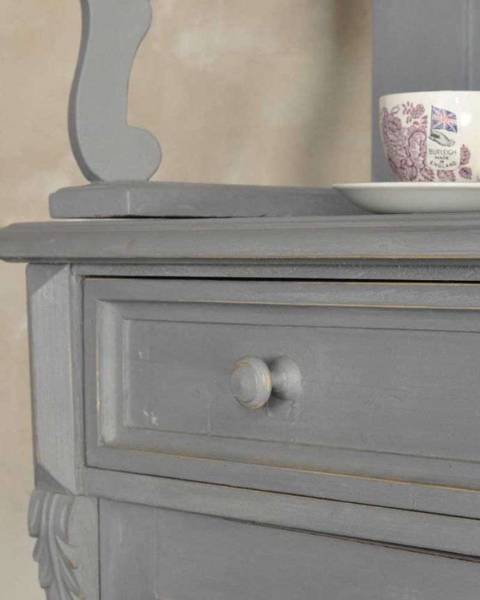 アンティークのキャビネット アンティーク家具 フランスのアンティーク家具、大人色のグレーカラーのドレッサー。アンティークらしい取っ手ほっこりとした風合いがいい取っ手。(d-1293-f)