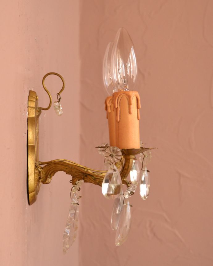 壁付けシャンデリアの側面