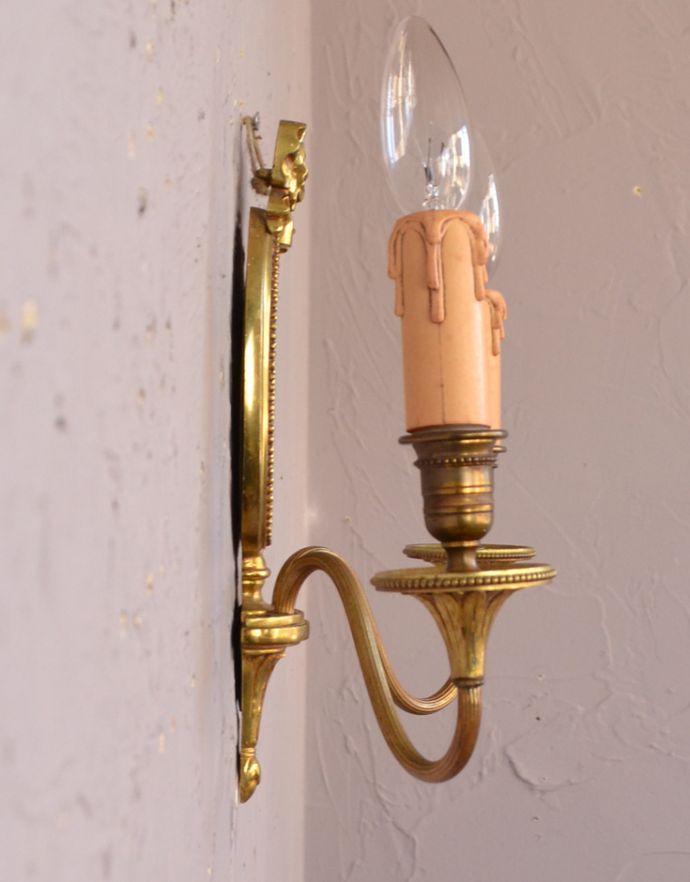 壁付けシャンデリアの側面